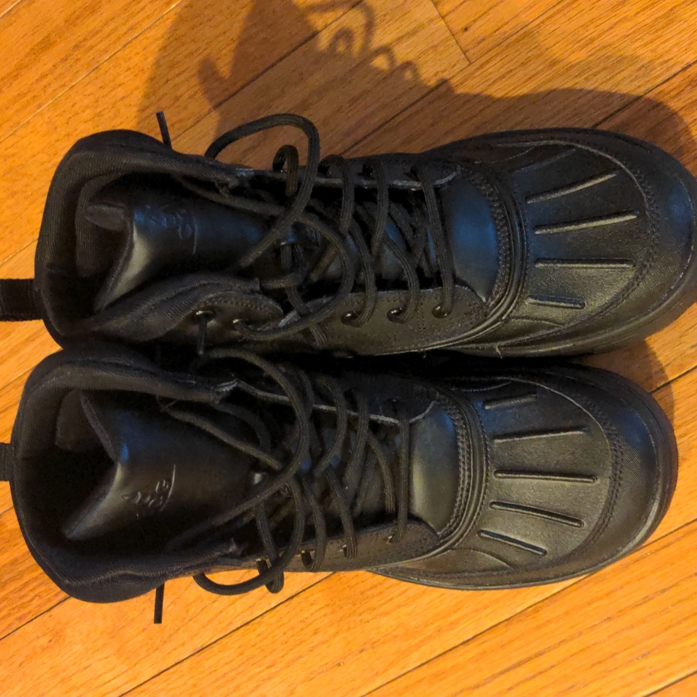 "SOLD" Boy's Nike Boots, Black Size 6.5 Youth